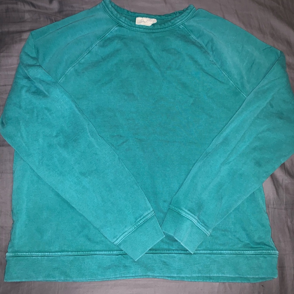 Universal threads crewneck